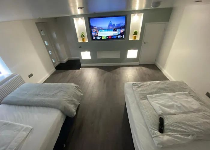 Best Hotels Near Elland Road Stadium for Comfort & Access