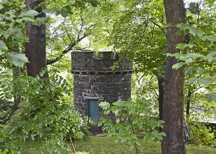 Top Hotels Near Ratho Village, UK